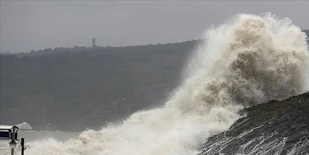 AKOM Türkiye'ye yeni saat verdi: İstanbullulara fırtına geliyor!