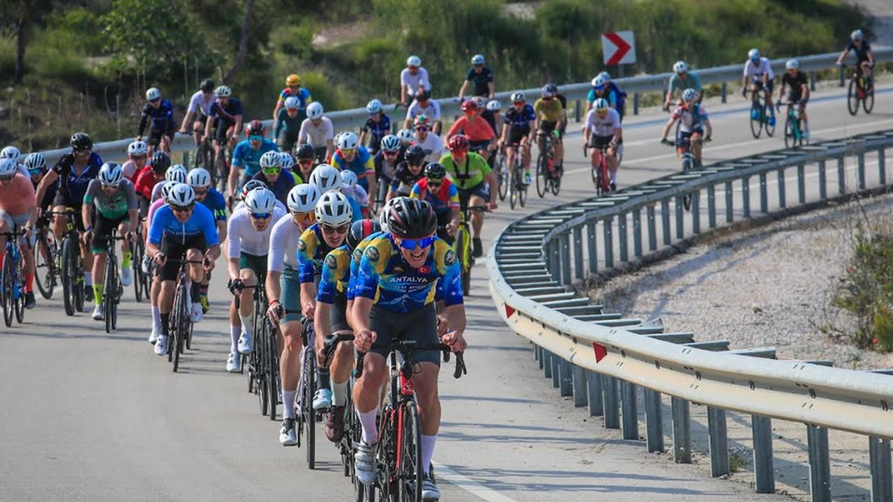 AKRA Gran Fondo Antalya’da madalyalar sahiplerini buldu