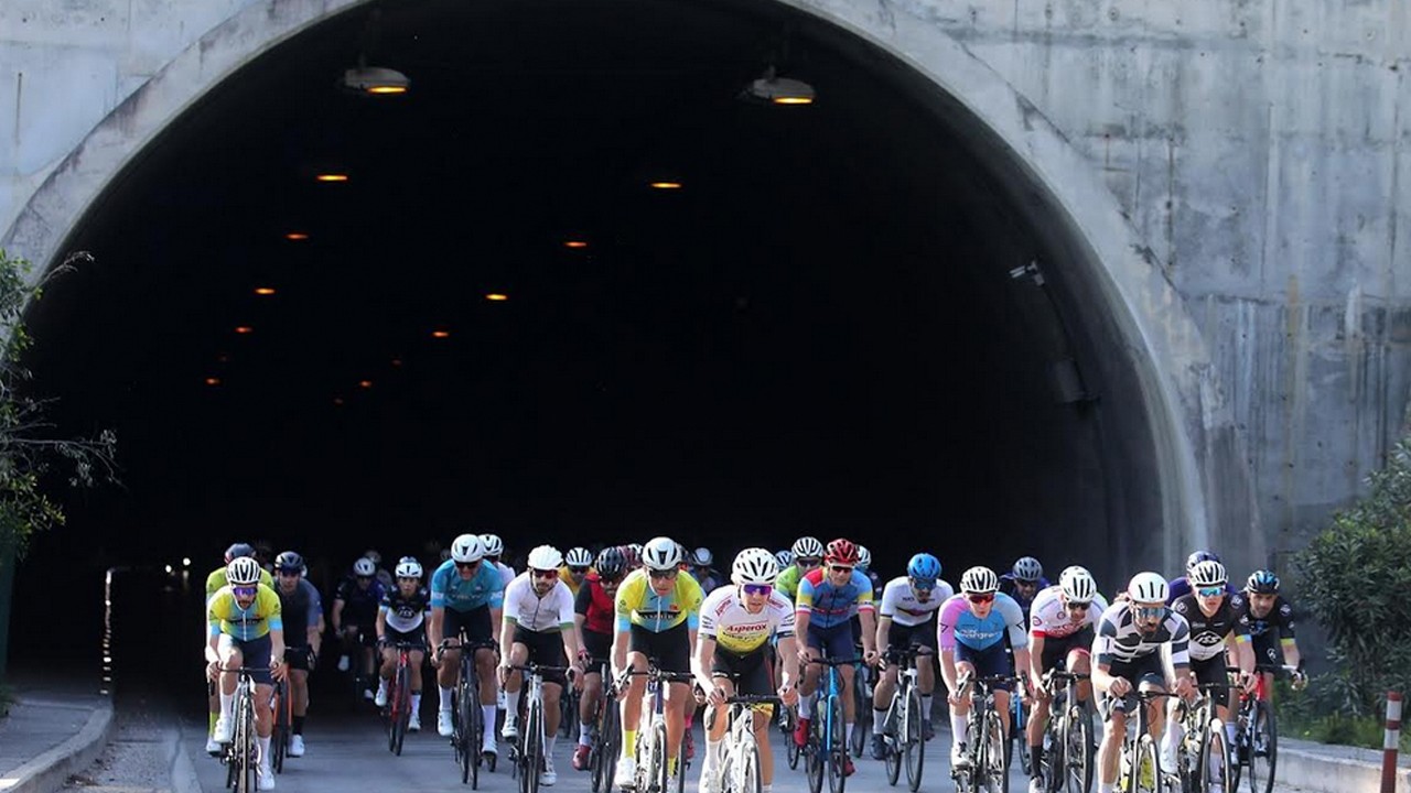 AKRA Gran Fondo’da pedallar dostluk için döndü