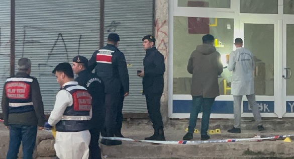 Akrabalar arasında silahlı kavga: 3 ölü