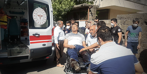 Akrabaların silahlı kavgası caddeyi savaş alanına çevirdi