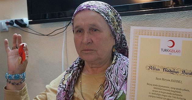 Akrabalarına kızdı 2.5 milyonu Kızılay'a bağışladı