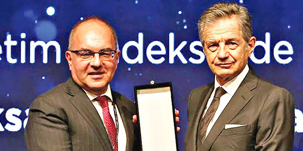 Aksa Akrilik, üçüncü kez kurumsal yönetimin zirvesinde