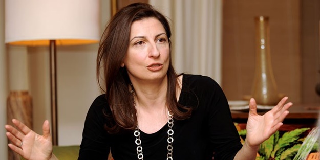 Akşam evde Nuray annesinden terlik yemekten korkan Ahmet Hakan!