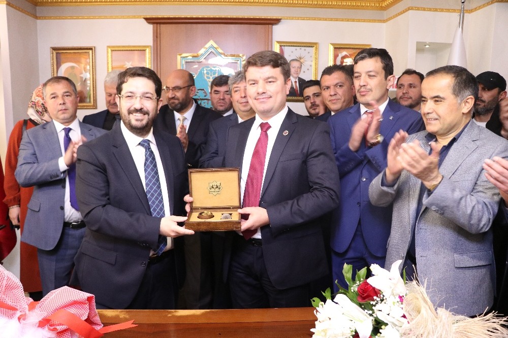 Aksaray Belediye Başkanı Evren Dinçer görevi devraldı 