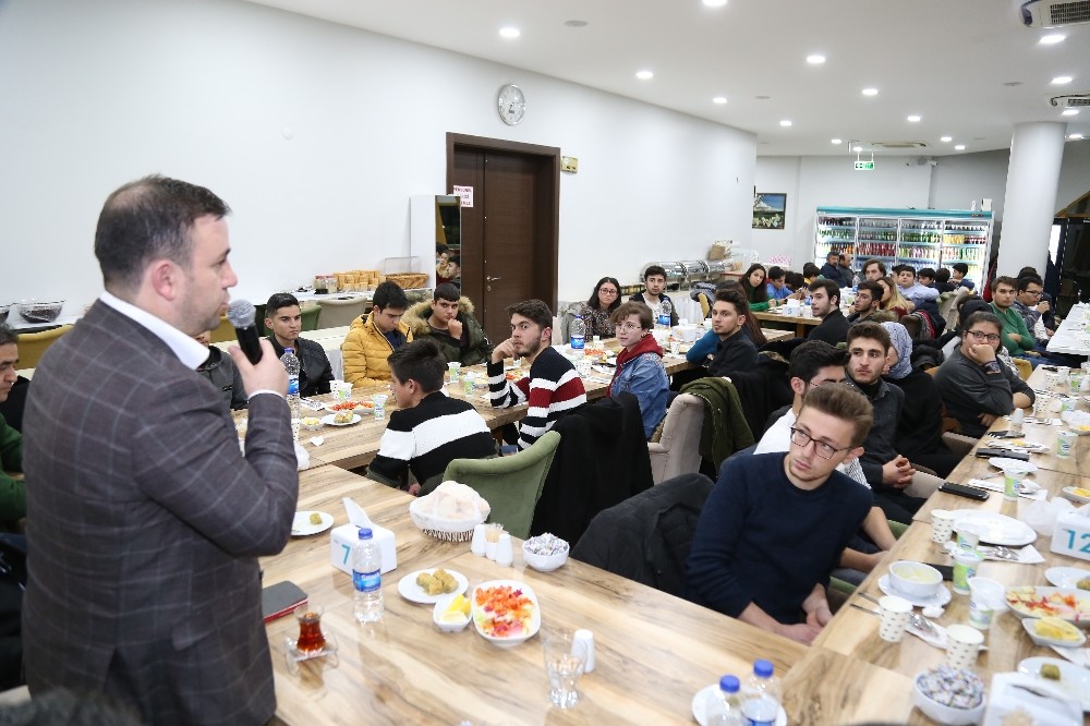 Aksaray belediyesi gençlerin fikirlerini değerlendirdi 