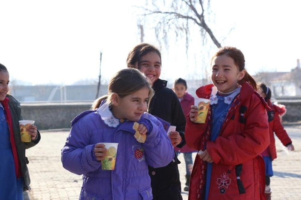 Aksaray Belediyesi’nden Gözlükuyu köyündeki çocuklara çorba ikramı 
