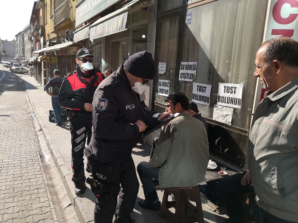 Aksaray emniyeti korona virüse karşı etkin bir mücadele yürütüyor 