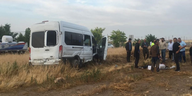 Aksaray-Konya kara yolunda minibüs devrildi! Ölü ve yaralılar var