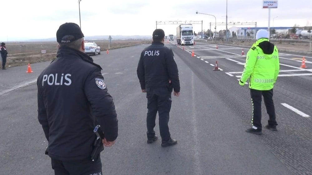 Aksaray polisinden kara yolları uygulaması 