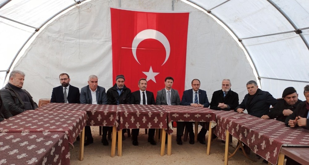 Aksaray Valisi ve protokolü şehidin ailesini yalnız bırakmadı 