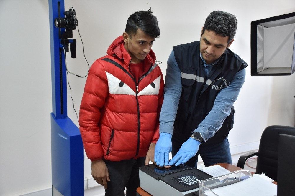 Aksaray’da 121 düzensiz göçmen sınır dışı edildi 