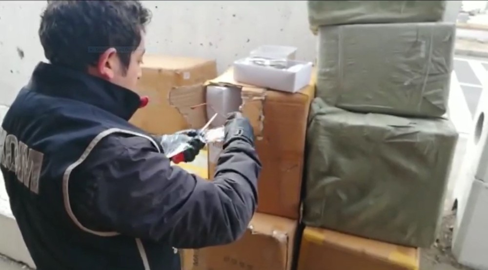 Aksaray’da 18 bin adet kaçak güneş gözlüğü ele geçirildi 
