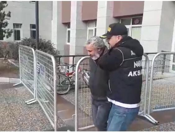 Aksaray’da 8 yıl kesinleşmiş hapis cezası olan uyuşturucu taciri yakalandı 