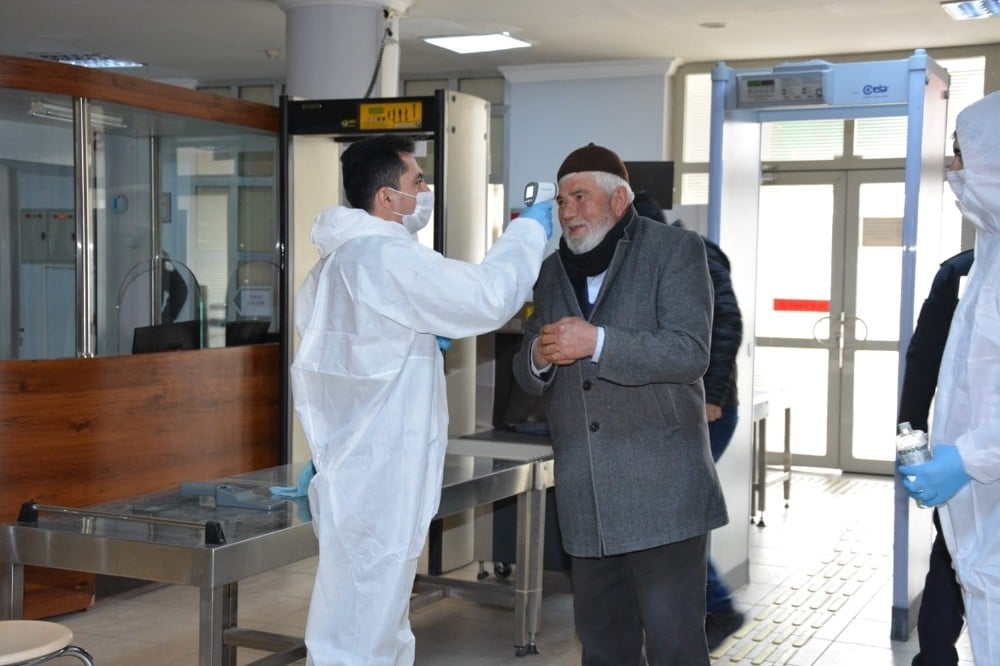 Aksaray’da adliye ve cezaevinde korona virüs tedbirleri üst seviyede 