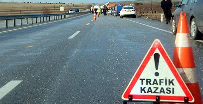 Aksaray'da bahçe duvarına çarpan otomobil takla attı: 1 ölü