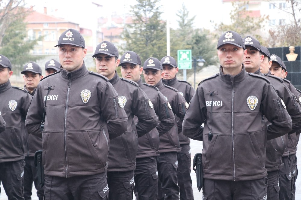 Aksaray’da bekçiler sokakların asayişini sağlıyor 
