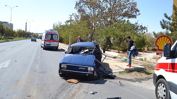 Aksaray'da iki otomobil çarpıştı: 1 kişi öldü, 1 kişi yaralandı