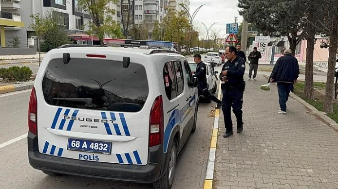Aksaray’da kan donduran saldırı! 16 yaşındaki çocuk genci sırtından bıçakladı