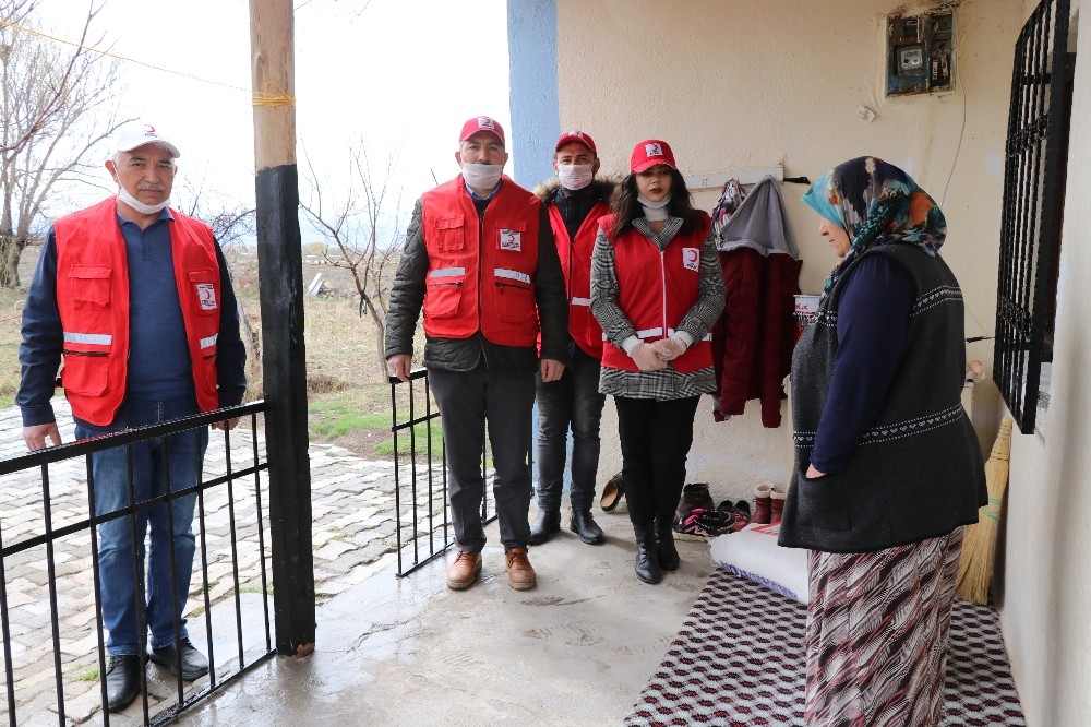 Aksaray’da Kızılay herkesin tüm ihtiyacını karşılıyor 