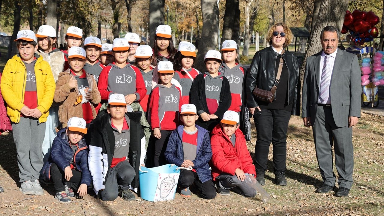 Aksaray’da küçük eller meşe palamudu toplamak için yarıştı