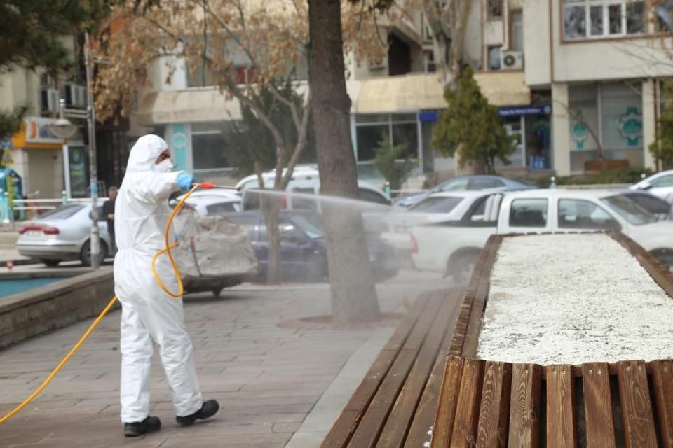 Aksaray’da oto ve hayvan pazarı dezenfekte edilip kapatıldı 