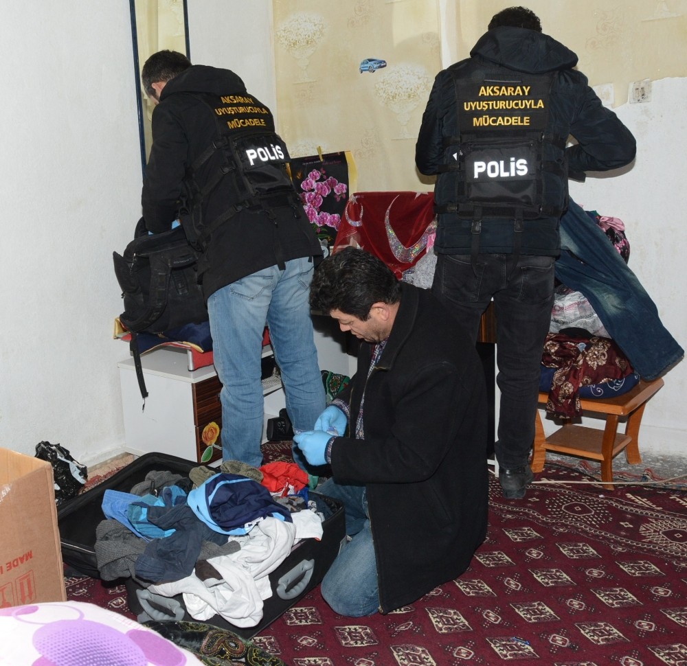 Aksaray’da uyuşturucu ve silah operasyonu 
