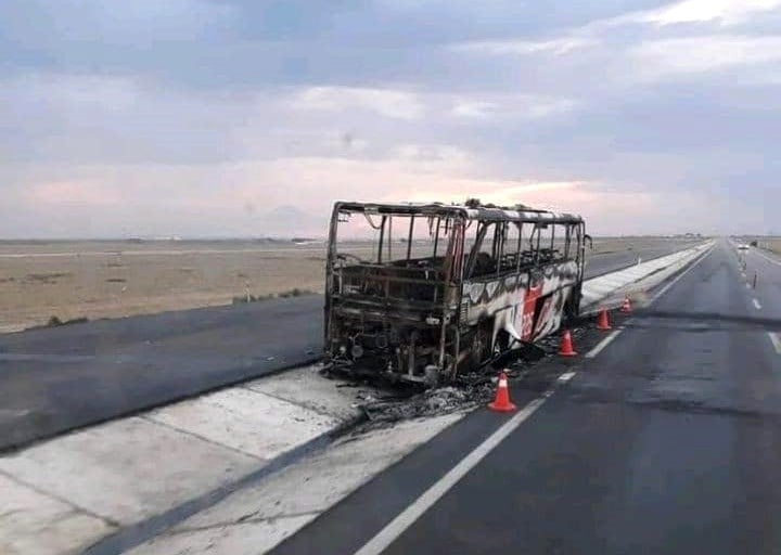 Aksaray’da yolcu otobüsü yanarak kül oldu 