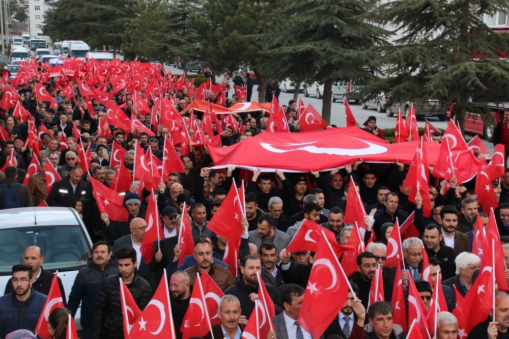 Akşehir Mehmetçik için tek yürek oldu 
