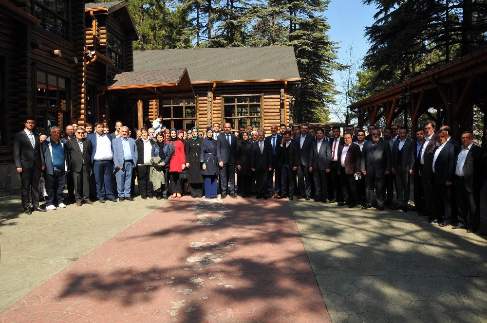 Akşehir’de AK Parti Milletvekillerinden destek turu 