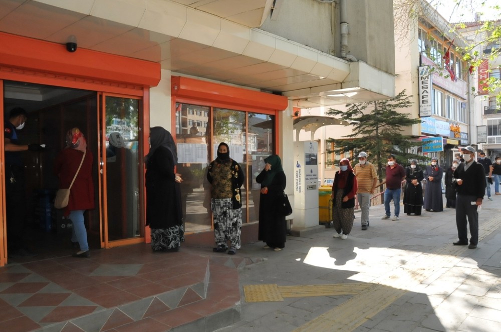 Akşehir’de gönül birliği ile yardımlaşma en üst düzeye ulaştı 