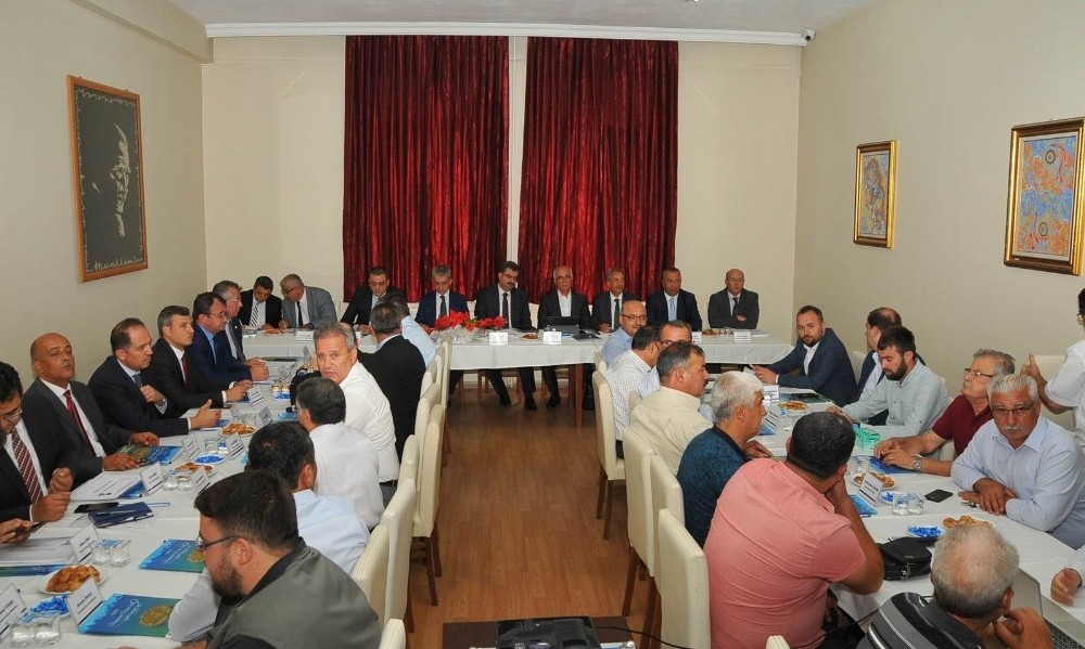 Akşehir’de kıyı kenar çizgisi sorunu istişare edildi 