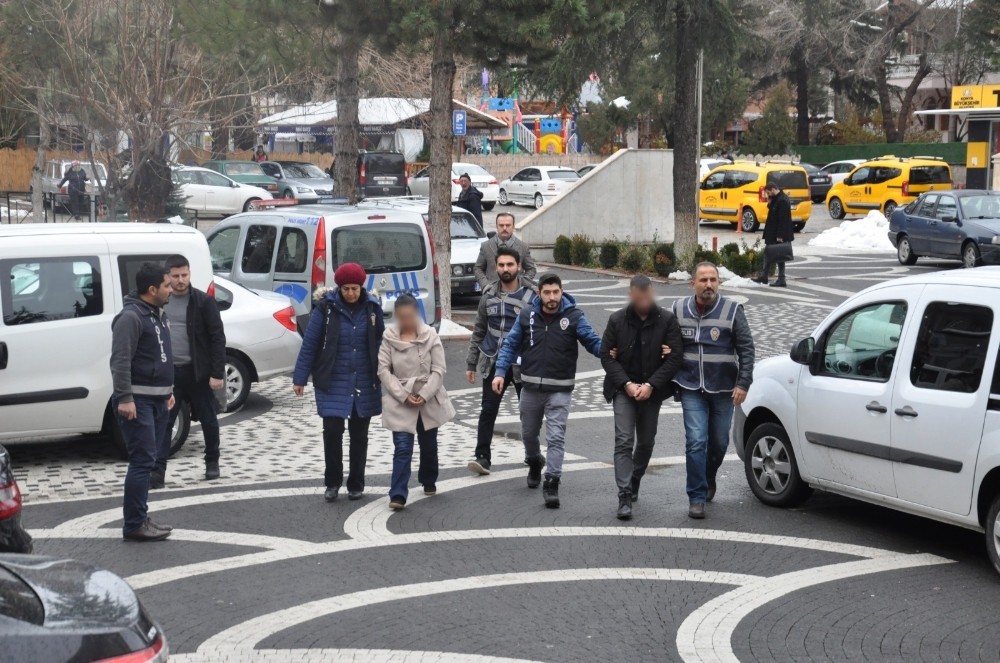Akşehir’de uyuşturucu operasyonu 8 gözaltı 