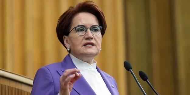Akşener isimleri karıştırdı! 'Batsın Bu Dünya' deyip Müslüm Gürses'i işaret etti