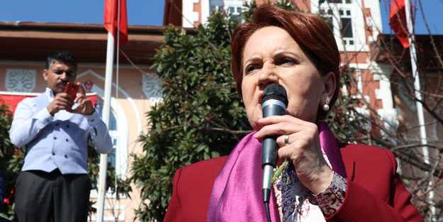 Akşener oto kurtarıcının üstünde, boş meydana konuştu!