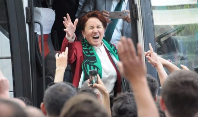 Akşener'i hiç böyle görmediniz