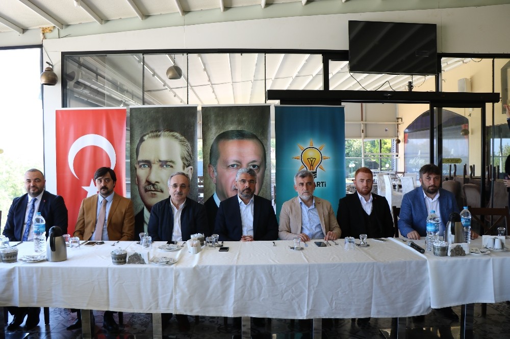 Aksu: “Siyasette ve belediyecilikte ‘kızgın demiri soğutma’ politikası uygulanmalı