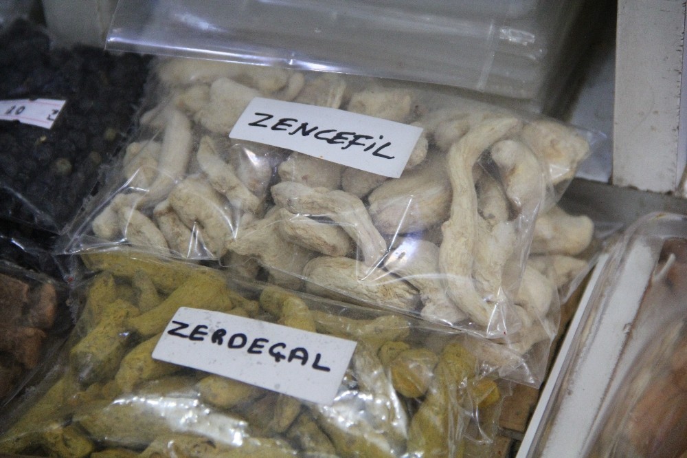 Aktarlara talep arttı, yaş zencefil yok satıyor 