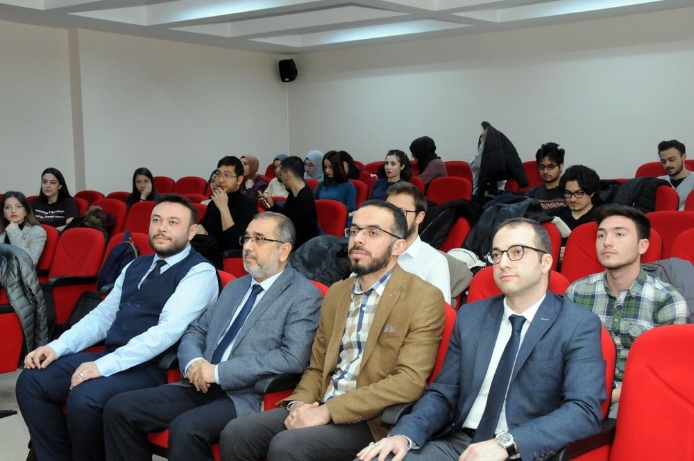 AKÜ’de, “Cumhurbaşkanlığı Hükümet Sisteminde Güncel Konular” konferansı 