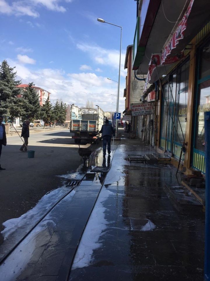 Akyaka Belediyesi dezenfekte çalışmalarını sürdürüyor 