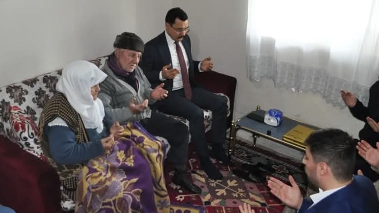 Akyaka Kaymakamı Demirtaş’tan şehit ailesine bayram ziyareti