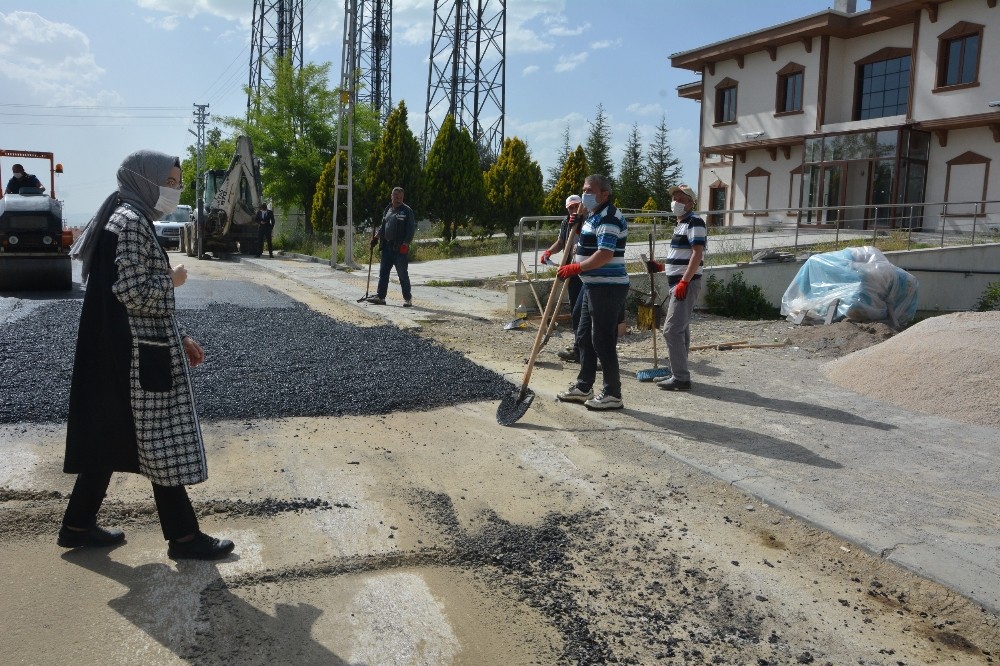 Akyurt Belediyesi asfalt yama ve düzenleme çalışmalarını başlattı 
