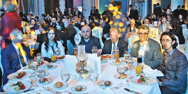 Al Jazeera Türk internetten yayın hayatına başladı