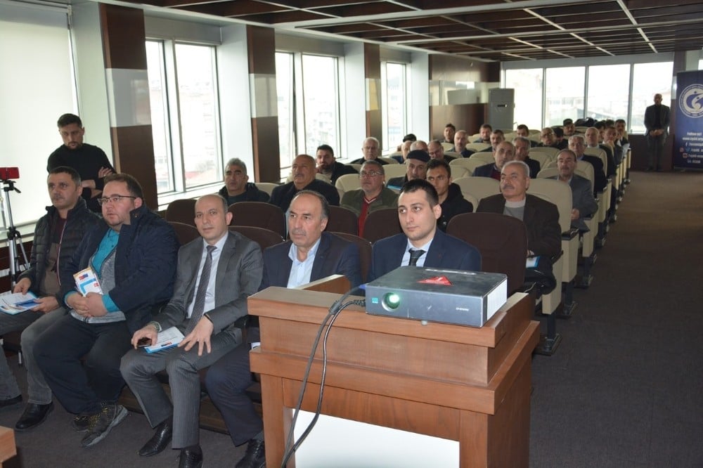 Alaca’da “Mültecilerle ilgili doğru bilinen yanlışlar” konulu konferansı 