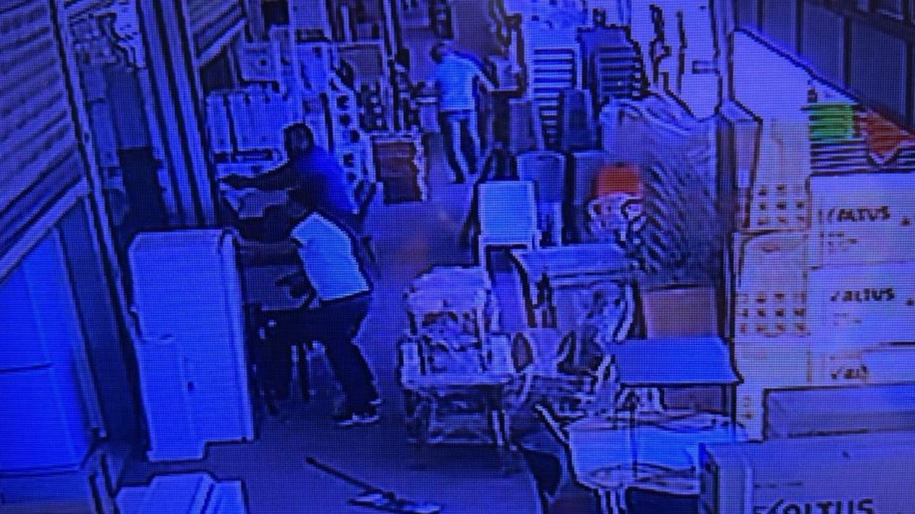 Alacak verecek meselesi kanlı bitti! Çarşının ortasında silahlar konuştu