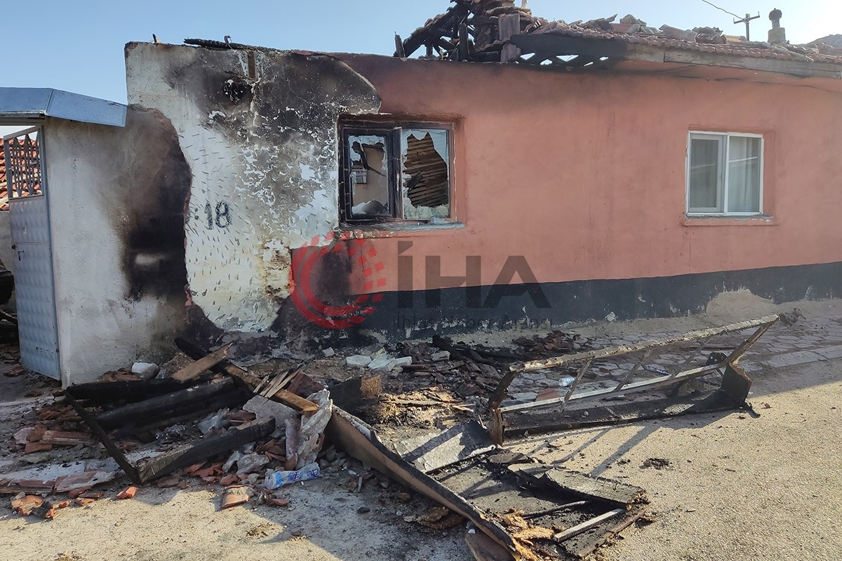 Alacak verecek meselesi nedeniyle 2 akrabasının evlerini ateşe verdi