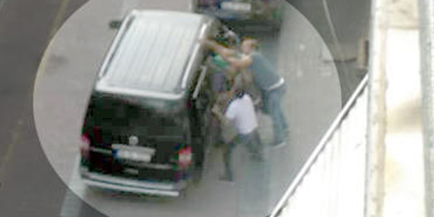 Alacaklı oldukları kişiyi zorla kaçırdılar! Sokak ortasında büyük şok