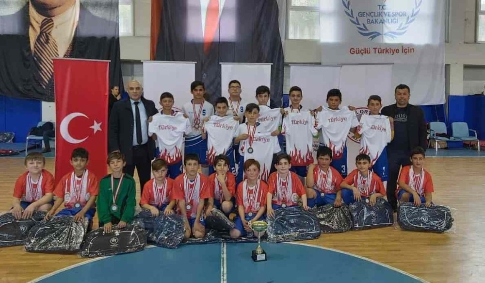 Alaçam okullar arası futsal müsabakaları sona erdi 