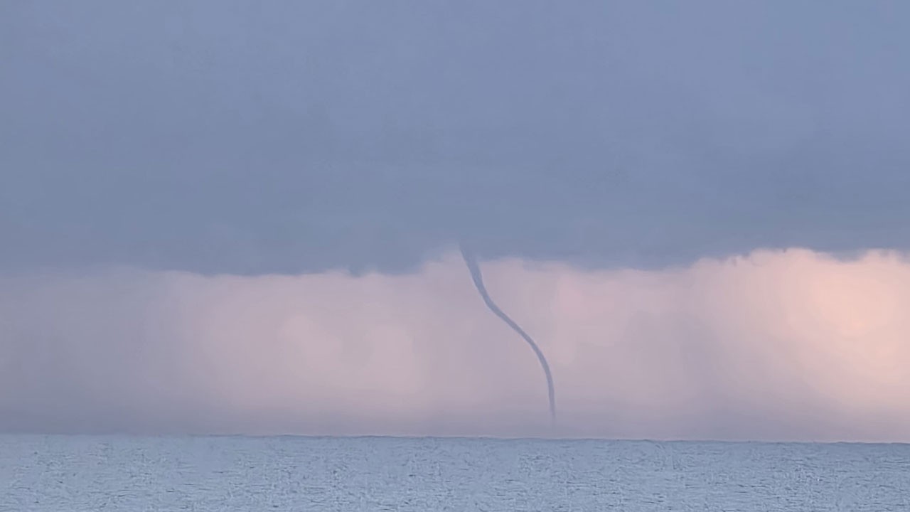 Alanya açıklarında hortum paniği!