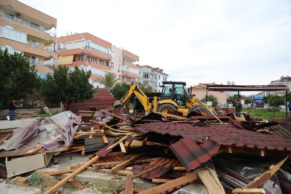 Alanya Belediyesinden kaçak yapılarla mücadele 